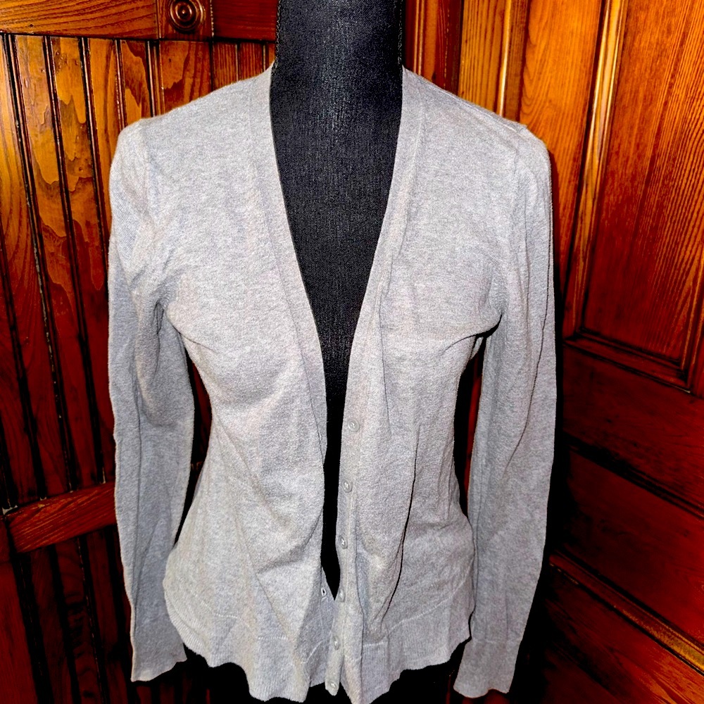 Old Navy Gray Fitted Button Down Top